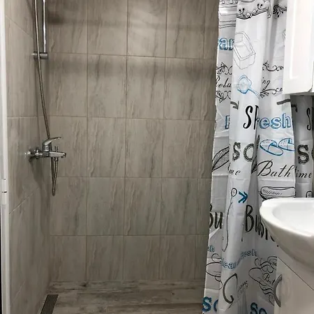 Artfan Guest * Varvara (Burgas)